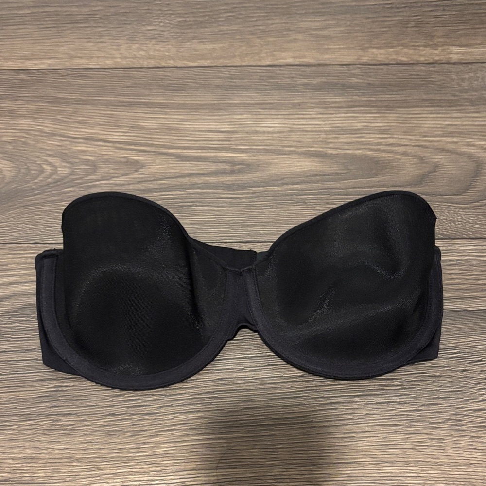 Skims Weightless Strapless Bra Black 36B